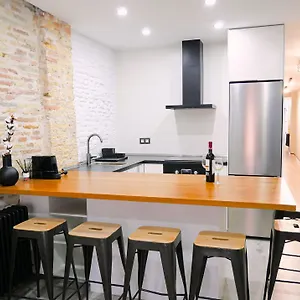 https://apt-espacioso-apartamento-en-el-centro-de.biarritzhotels.info